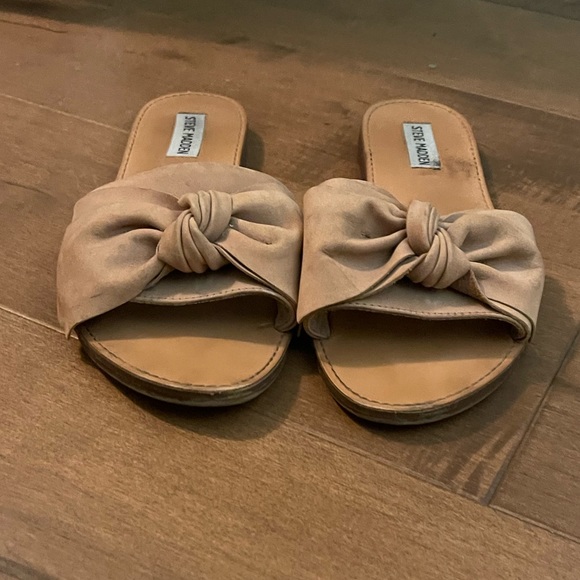 Steve Madden bow sandals - Picture 2 of 3